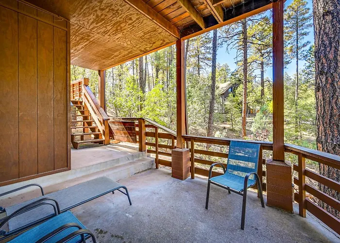 Holiday home Furnished Deck + Forest Views: Retreat! *