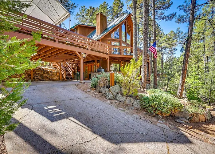 Furnished Deck + Forest Views: Retreat!