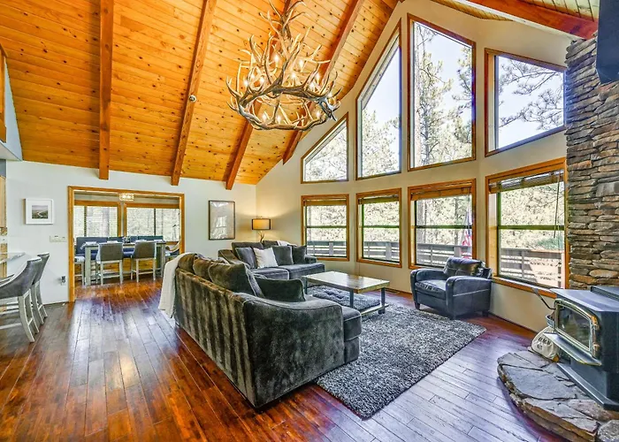Holiday home Furnished Deck + Forest Views: Retreat! Pine