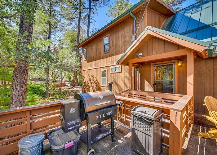 Furnished Deck + Forest Views: Retreat! Pine