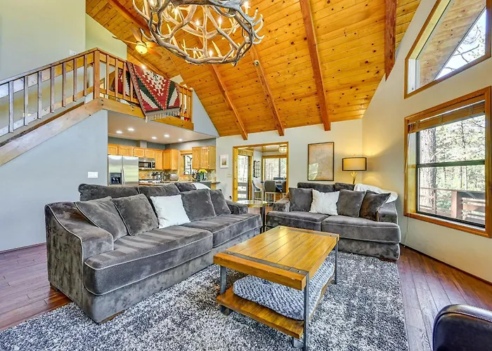 Holiday home Furnished Deck + Forest Views: Retreat! Pine